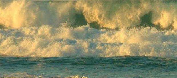 Mar de fondo atacó varias playas en México Mar de fondo atacó varias playas en México