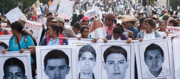 Siguen protestas por el caso de los 43 normalistas Siguen protestas por el caso de los 43 normalistas