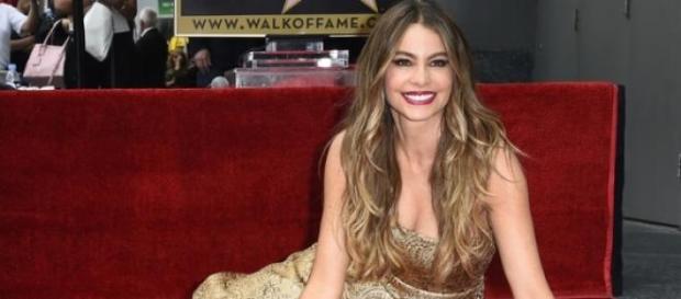 Sofia Vergara recebeu estrela no Passeio da Fama Sofia Vergara recebeu estrela no Passeio da Fama