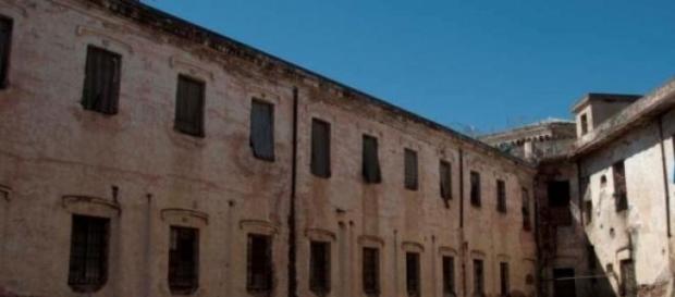Detienen la demolición del ex Penal de San Martín Detienen la demolición del ex Penal de San Martín