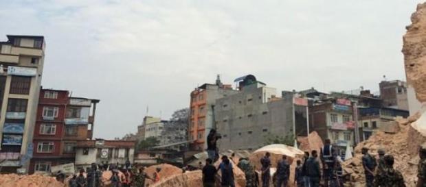 Dharara después del primer terremoto de Nepal Dharara después del primer terremoto de Nepal