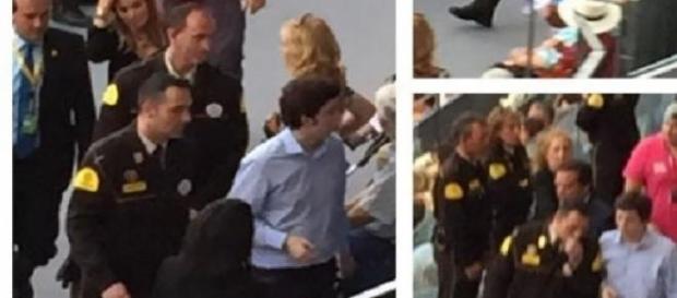 El pequeño nicolas saliendo de la Caja Magica El pequeño nicolas saliendo de la Caja Magica
