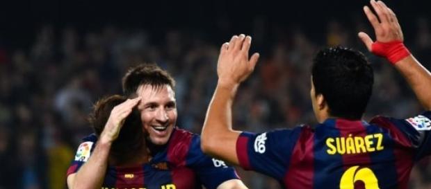 Neymar, Messi y Suárez celebran un gol Neymar, Messi y Suárez celebran un gol