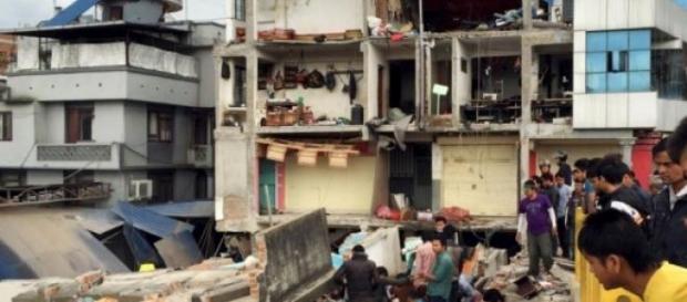 País ainda recupera do sismo do dia 25 de Abril País ainda recupera do sismo do dia 25 de Abril