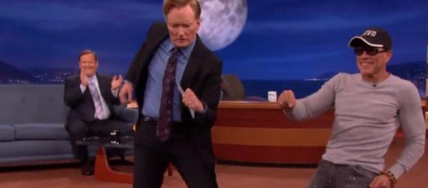 Van Damme s'éclate chez Conan O'Brien. Van Damme s'éclate chez Conan O'Brien.