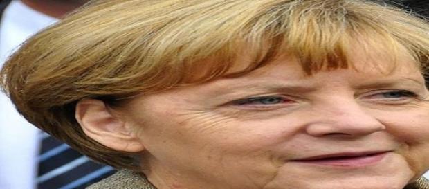 Kanzlerin Merkel: Schweigen und plappern Kanzlerin Merkel: Schweigen und plappern