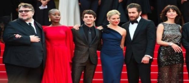 Les neuf membres du jury sont prêts. Les neuf membres du jury sont prêts.