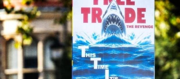 Manifestazioni di protesta ovunque contro il TTIP Manifestazioni di protesta ovunque contro il TTIP