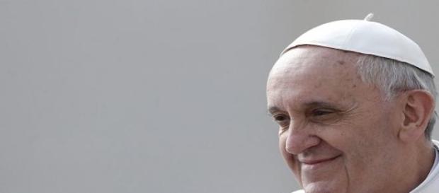 Papa Francisco. Creyente y sonriente Papa Francisco. Creyente y sonriente