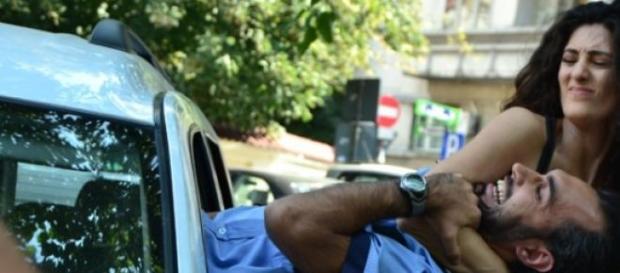 Polițist bătut în plină stradă Polițist bătut în plină stradă