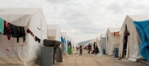 Un camp de personnes déplacées en Irak. Un camp de personnes déplacées en Irak.