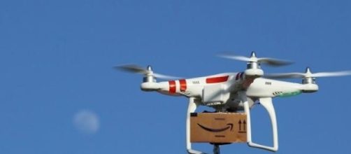 Un drone per la consegna dei pacchi