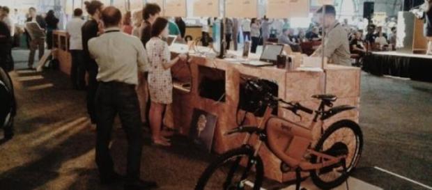 Bicicleta que desarrolla altas velocidades Bicicleta que desarrolla altas velocidades