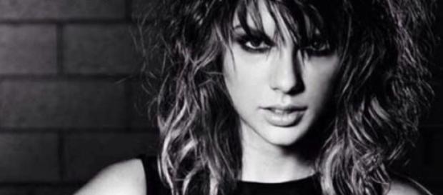 Taylor swift es catástrofe en el video musical Taylor swift es catástrofe en el video musical