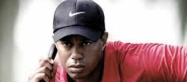 Tiger Woods ajudou jovem que sofre de bullying Tiger Woods ajudou jovem que sofre de bullying