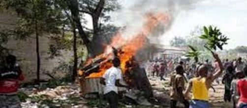 Manifestanti durante il golpe in Burundi.