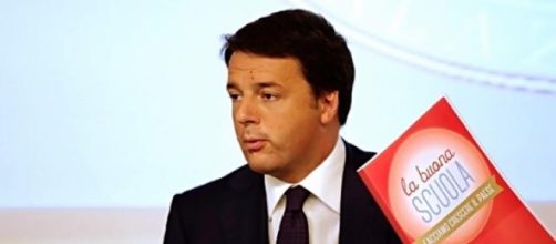 Renzi non convince neanche con l'appello video