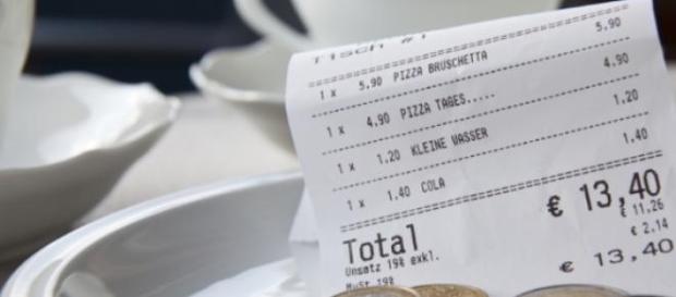 Bacşişul a fost trecut pe bonul fiscal Bacşişul a fost trecut pe bonul fiscal