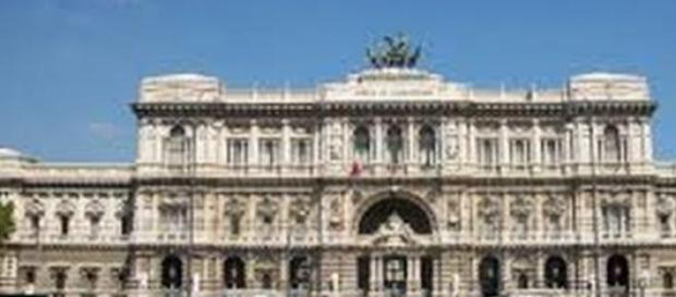 Cassazione: ‘La gelosia morbosa è un reato’ Cassazione: ‘La gelosia morbosa è un reato’