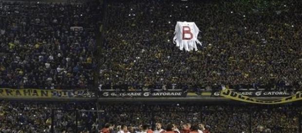 El dron con el fantasma burlándose de river plate El dron con el fantasma burlándose de river plate