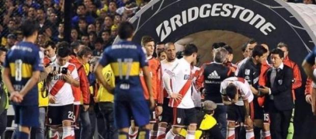 Los futbolistas afectados por el gas pimienta Los futbolistas afectados por el gas pimienta