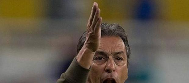Tomás quiere castigo ejemplar para Marco Fabián Tomás quiere castigo ejemplar para Marco Fabián