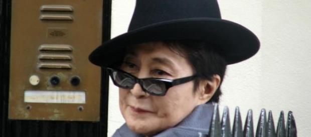 Yoko Ono no tuvo un affaire con Hillary Clinton Yoko Ono no tuvo un affaire con Hillary Clinton