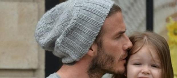 David Beckham mima a filha David Beckham mima a filha