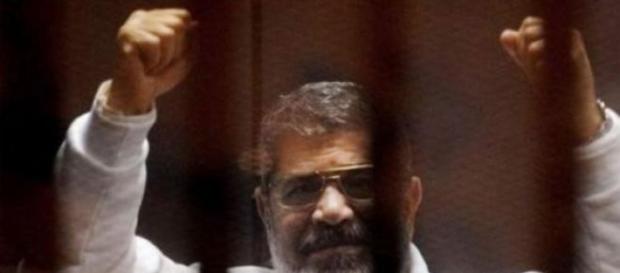 Fostul preşedinte Morsi condamnat la moarte Fostul preşedinte Morsi condamnat la moarte