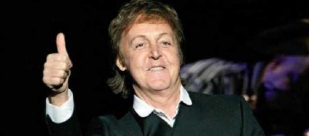 Paul le da el visto bueno a una reunion de Oasis. Paul le da el visto bueno a una reunion de Oasis.