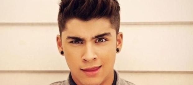 Zayn Malik abandonou os One Direction. Zayn Malik abandonou os One Direction.