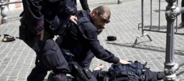 Patru persoane au murit, în urma unui atac armat Patru persoane au murit, în urma unui atac armat