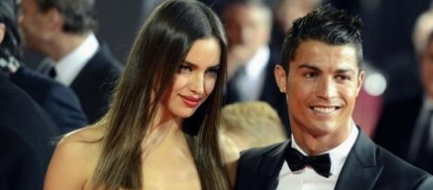 Ronaldo não resistiu ao sexo feminino. Ronaldo não resistiu ao sexo feminino.