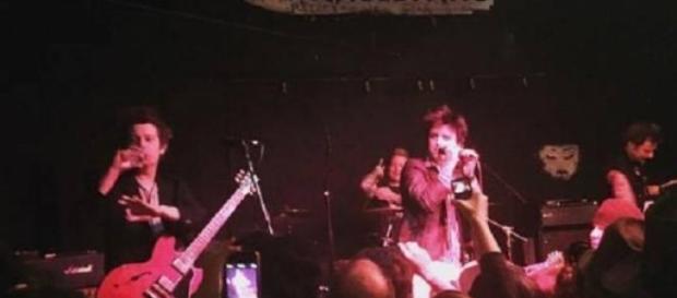 Jason, Billie joe, Mike y Trè Cool en pleno show Jason, Billie joe, Mike y Trè Cool en pleno show