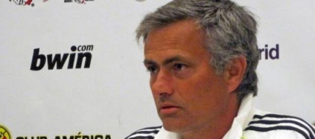 José Mourinho en una rueda de prensa José Mourinho en una rueda de prensa