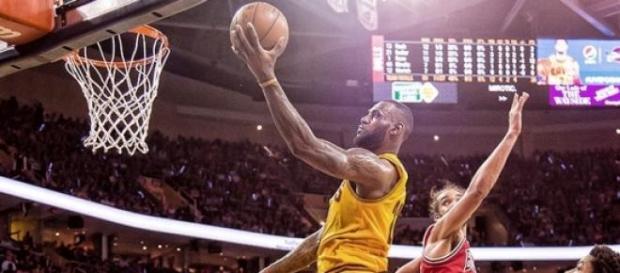 LeBron James busca su primer título en Cleveland LeBron James busca su primer título en Cleveland