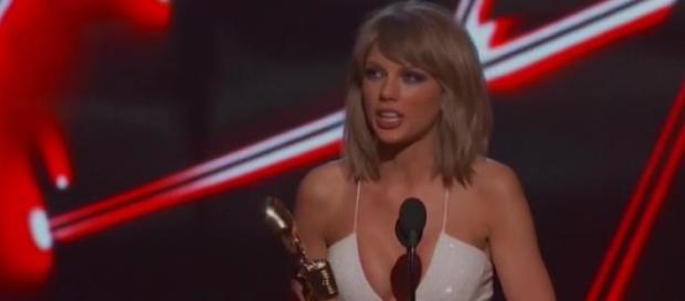 Taylor Swift ganhou 8 prémios nos BBMA 2015 Taylor Swift ganhou 8 prémios nos BBMA 2015