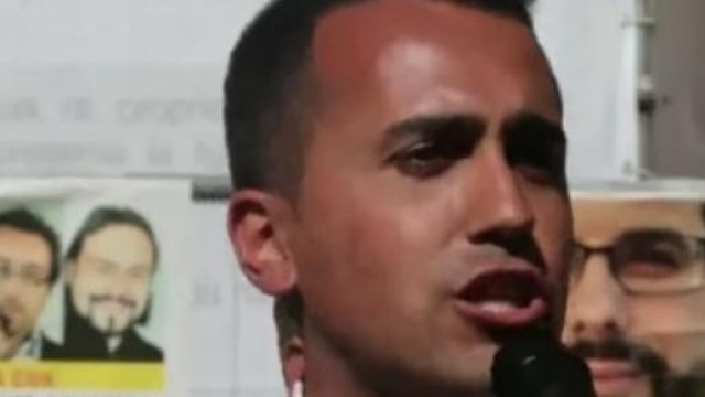 Scuola ultime notizie, M5S contro Renzi: Di Maio