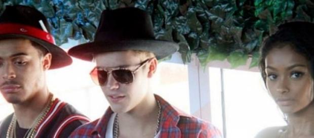 Justin Bieber arranjou nova companhia. Justin Bieber arranjou nova companhia.