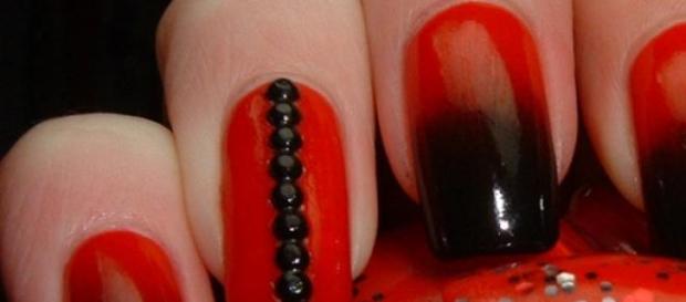 Rojo y negro, decoradas en degrade. Rojo y negro, decoradas en degrade.