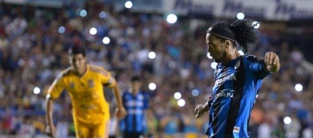 Ronaldinho ilusiona a los Queretanos Ronaldinho ilusiona a los Queretanos