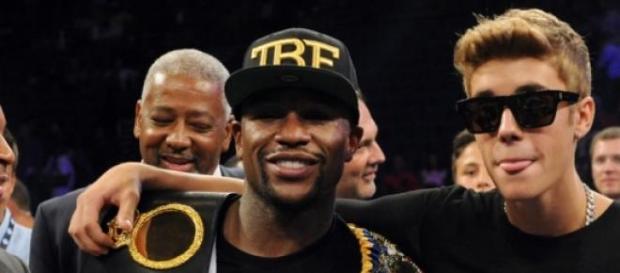 Bieber e Floyd são bons amigos Bieber e Floyd são bons amigos