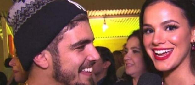 Caio Castro e Bruna Marquezine muito íntimos Caio Castro e Bruna Marquezine muito íntimos