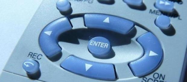 Programmi Tv domenica: Il Segreto, FuoriClasse Programmi Tv domenica: Il Segreto, FuoriClasse