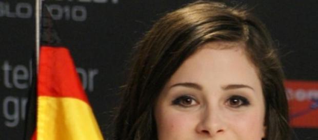 Die 19-jährige Lena Meyer-Landrut beim ESC 2010. Die 19-jährige Lena Meyer-Landrut beim ESC 2010.