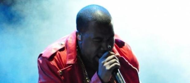 Kanye West durante um dos seus espectáculos Kanye West durante um dos seus espectáculos