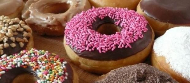 Le ciambelle dolci e colorate Le ciambelle dolci e colorate