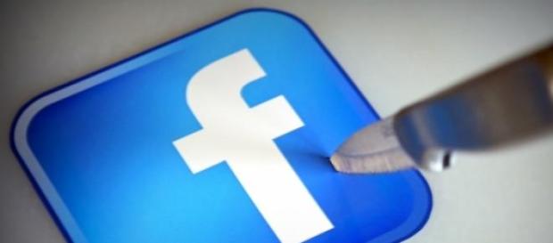 Raffaele si è ucciso a Napoli, l'annuncio su FB Raffaele si è ucciso a Napoli, l'annuncio su FB
