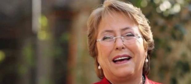 Michelle Bachelet a fait un discours à la nation. Michelle Bachelet a fait un discours à la nation.