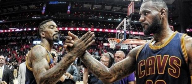 Smith y James, tras un juego de 59pts combinados Smith y James, tras un juego de 59pts combinados